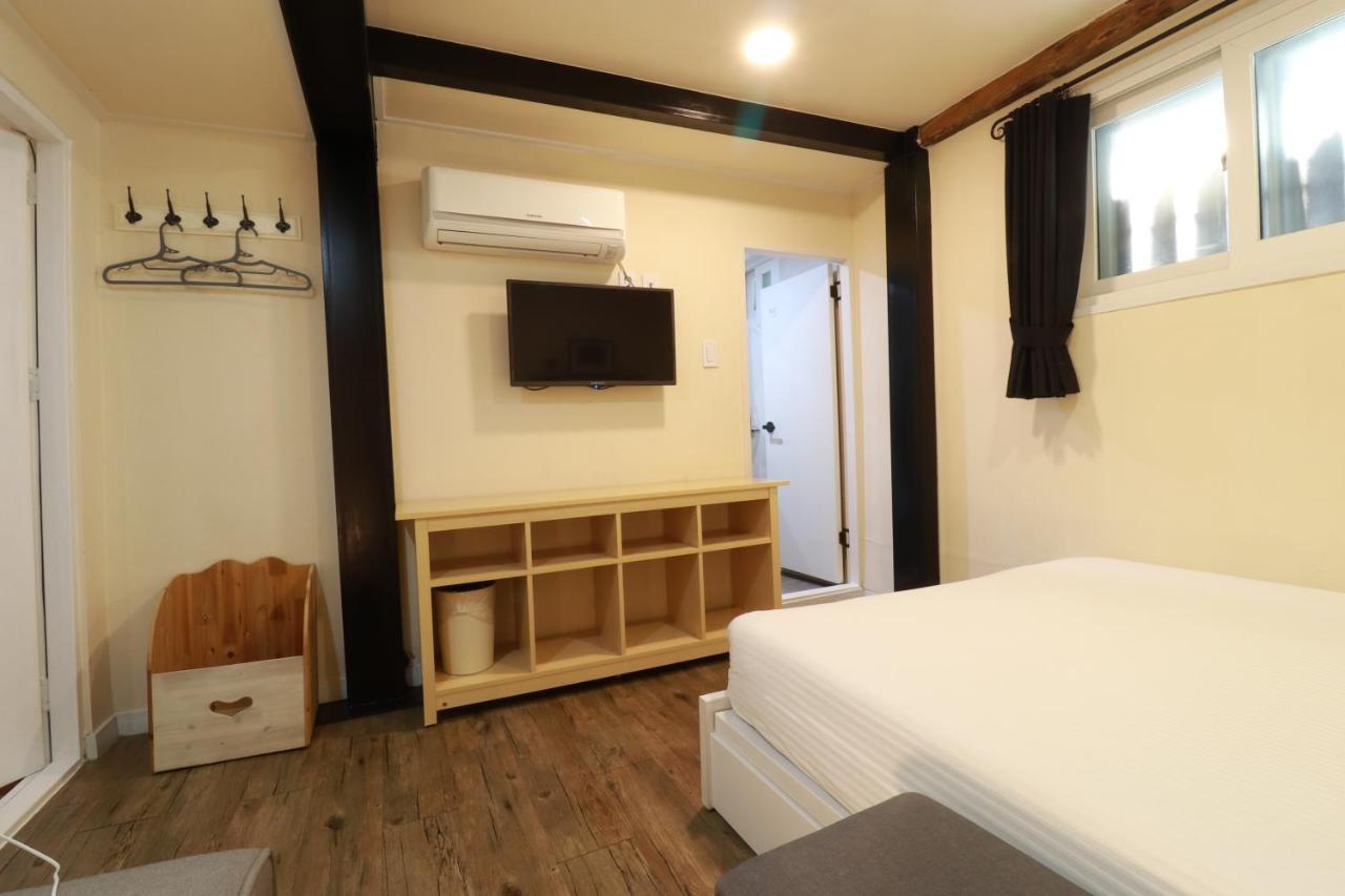 Just4U Guesthouse Seoul Exterior photo